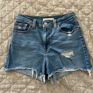 LEVIS women’s high rise cut off shorts
